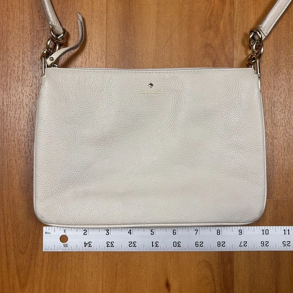 Kate Spade‎ Cream Crossbody Bag Pebbled Leather Zip Top Adjustable Strap